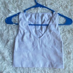 Seamless crop top v neck